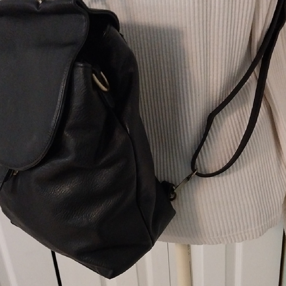 Antik Kraft Black Leather Backpack with Gold Accents - Picture 10 of 16
